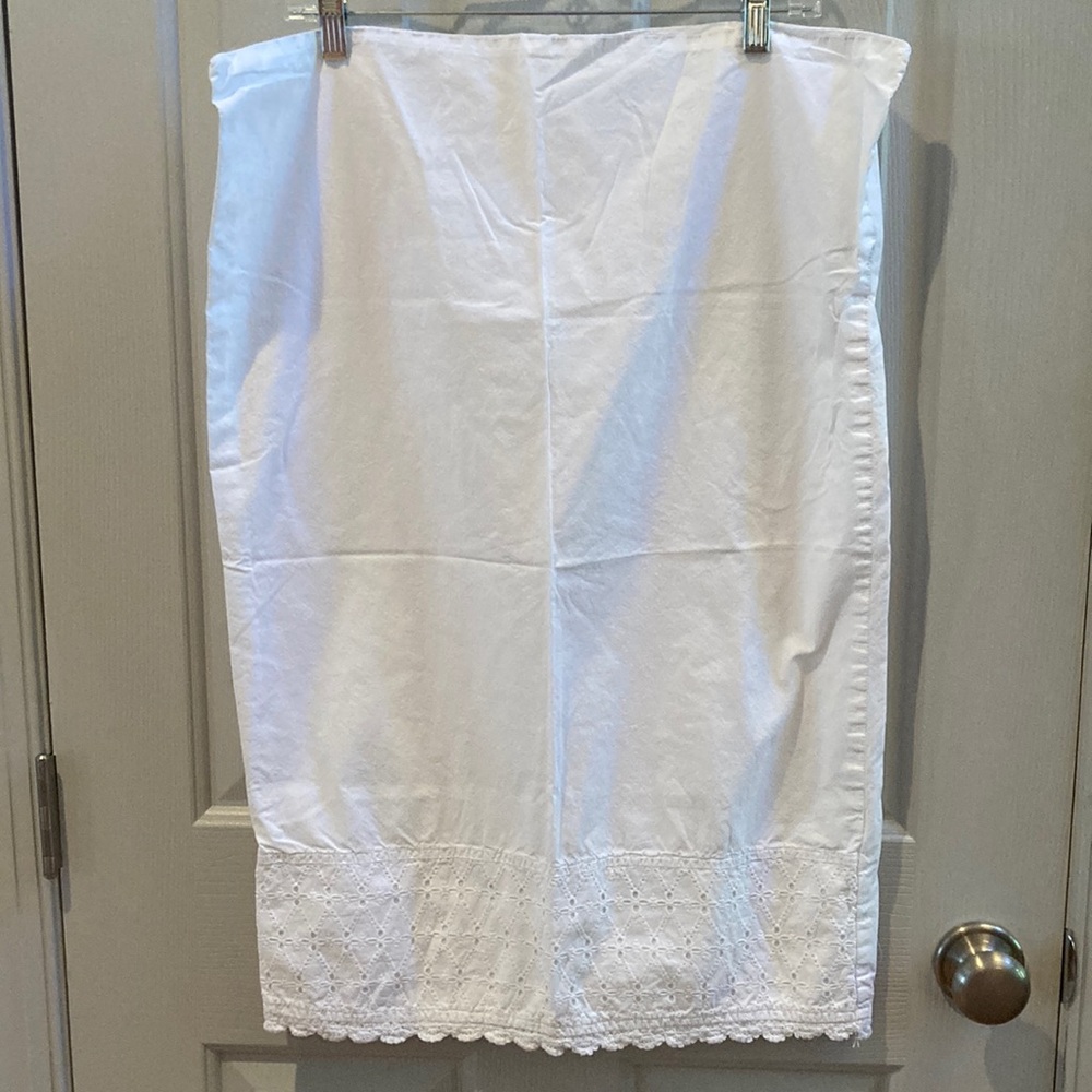 EUC Sundance White Pillowcase